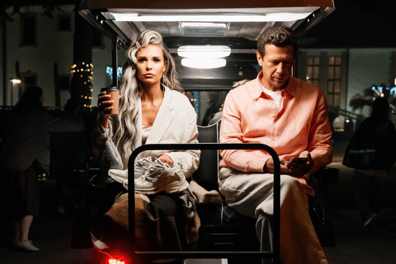 «Не цепляйся за тех, кто отвернулся»: 48-летний Андрей Мерзликин раскрыл причины развода после 19 лет брака и почему дети остались с ним