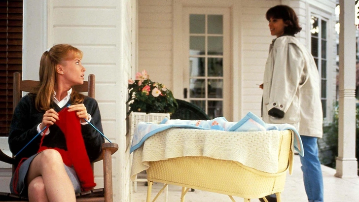 Новая няня в доме молодой семьи кажется идеальной, но ее забота превращается в смертельную угрозу