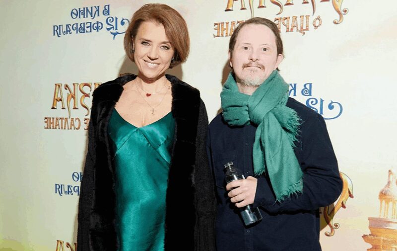 Ксения Алферова и ее приемный сын Влад Саноцкий, которому актриса подарила семью.