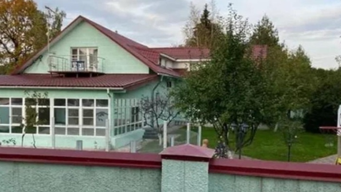 «Там живёт душа!»: как Алла Довлатова 20 лет создавала 300-метровый дом мечты без помощи дизайнеров