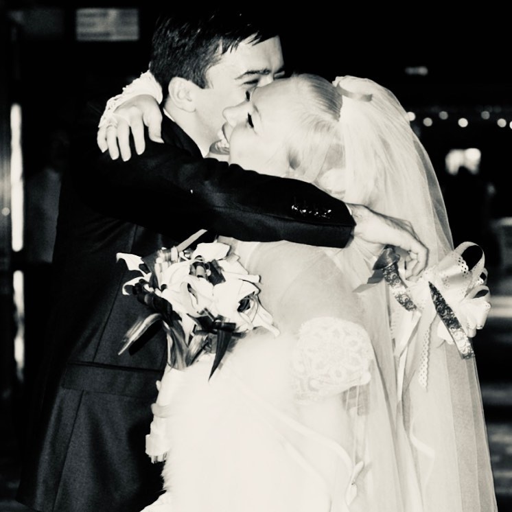 «Я не верила в себя»: как звезда «Фабрики звёзд» Елена Кукарская, которой 42 года, прошла путь от нерешительной студентки до успешной артистки и счастливой мамы