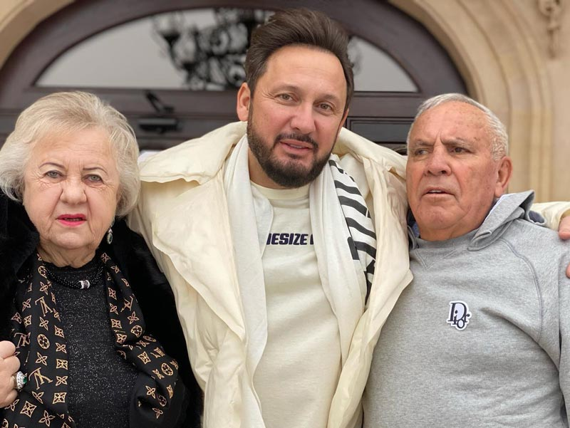 Стас Михайлов с родителями