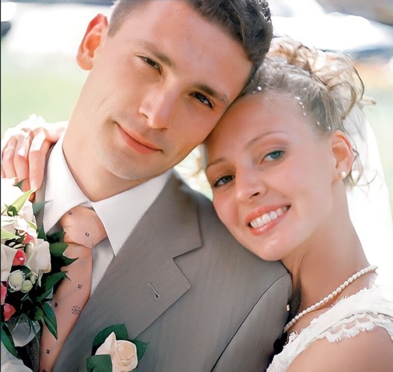 «Я едва не потерял дочь» : Почему известный актер Антон Хабаров променял «сахарный трон» славы на тихую семейную гавань