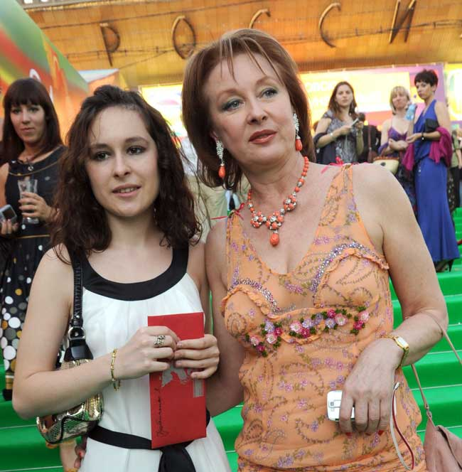 Лариса Удовиченко с дочерью Машей