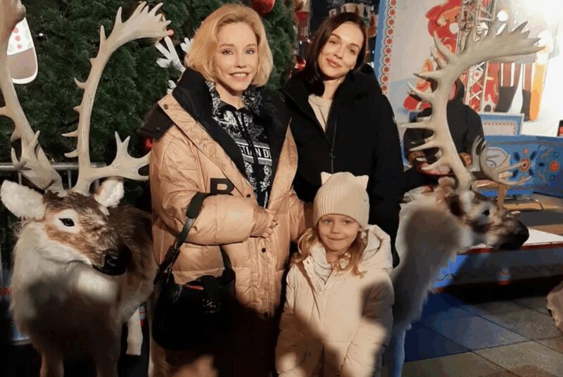 Марина Зудина обрела новое счастье в общении с внучкой Мией и невесткой Софьей Синицыной.