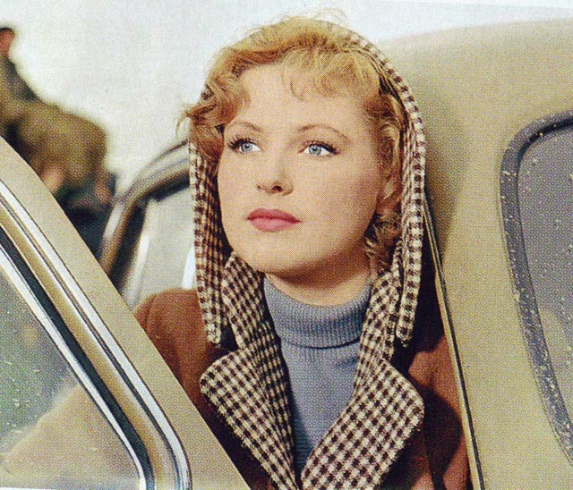 Наталья Фатеева в фильме «Случай на шахте восемь» (1957), где встретила Басова.