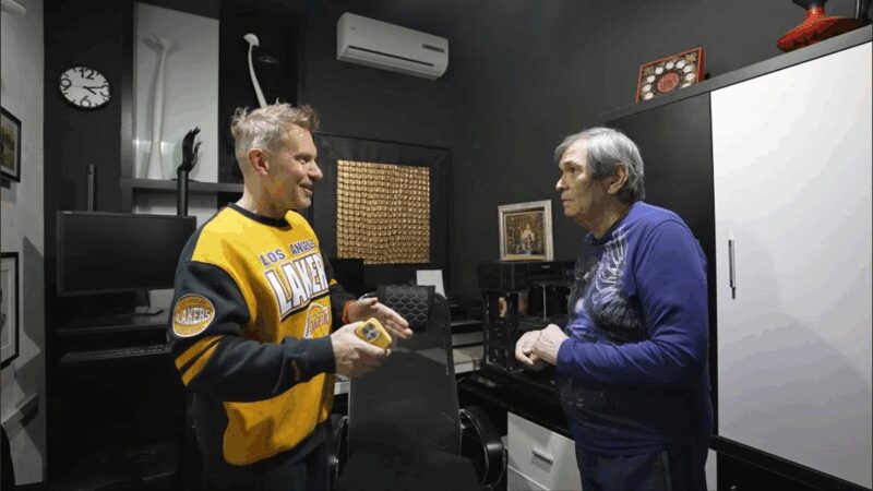 Золотой писсуар и потолки-волны: как Бари Алибасов после пожара 90-х создал в Москве квартиру-манифест, на ремонт которой ушло 2 года