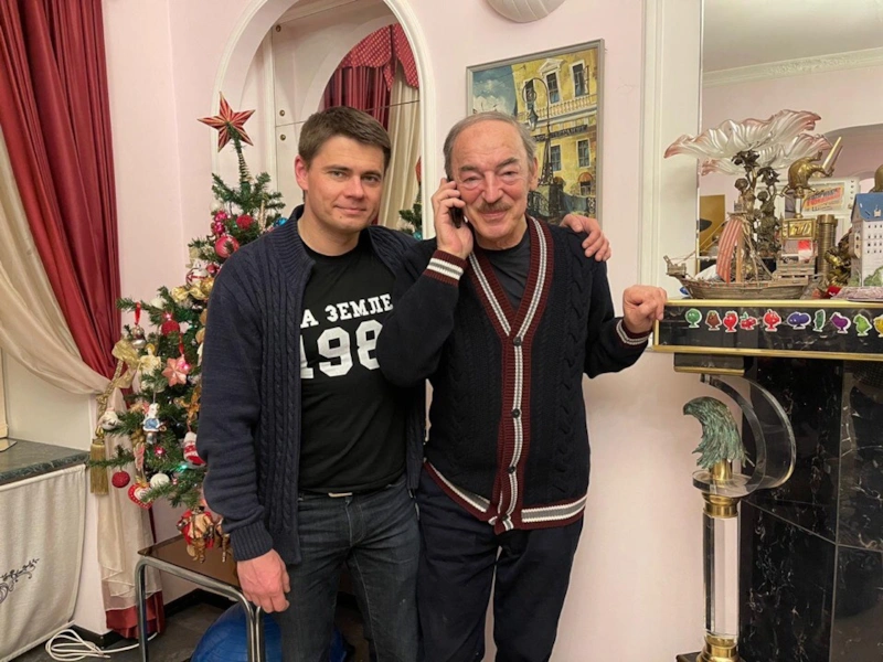 Михаил Боярский, отец Сергея, активно поддерживает сына.