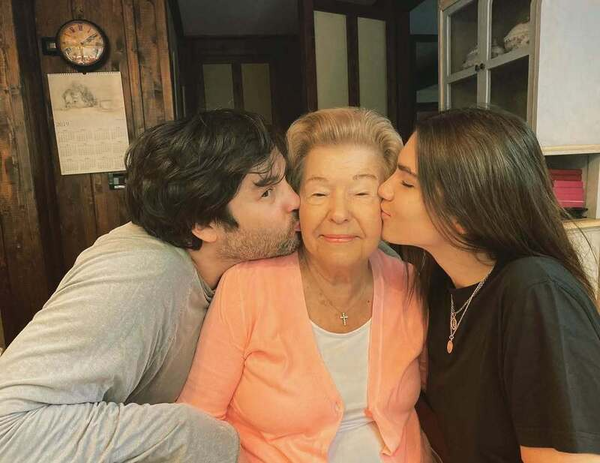 «Ей приносят мешки писем с просьбами повысить возраст»: как легендарная «Чайка» в 88 лет получает в 6 раз больше средней пенсии