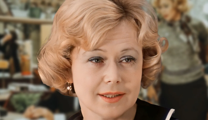 Светлана Немоляева — мать Александра Лазарева-младшего, звезда «Служебного романа».