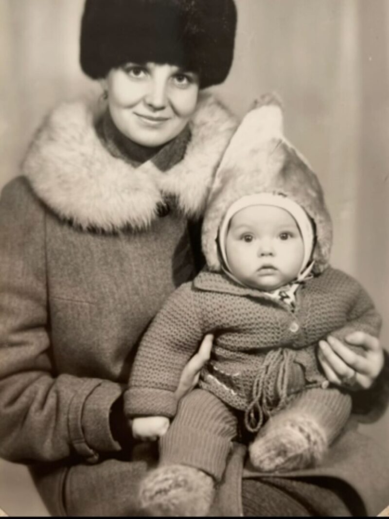 «Это совсем другой мир!»: почему 38-летняя Ольга Сухарева променяла успешную карьеру на троих сыновей