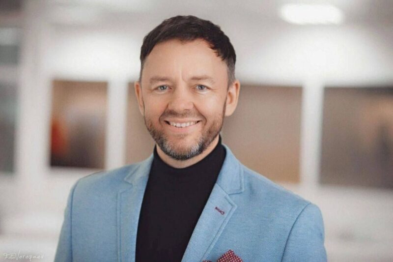 Сергей Нетиевский в настоящее время, занимаясь новыми проектами.