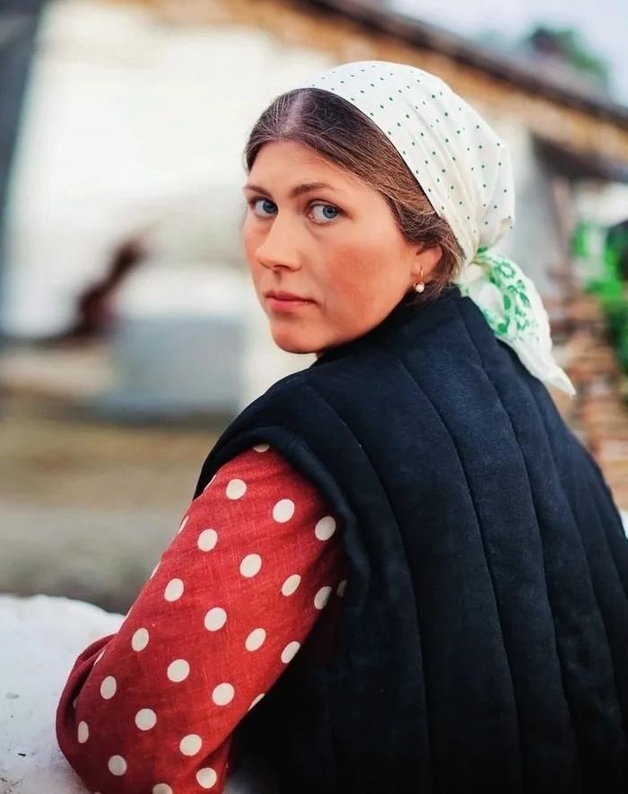 «Накануне Нового 21-го года мы переехали»: как 42-летняя Екатерина Порубель променяла городскую квартиру на болото и курятник