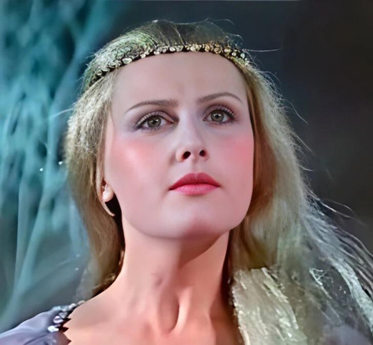 Снежная королева, которая не дожила до 88: тайны бездетности и 50 лет затворничества