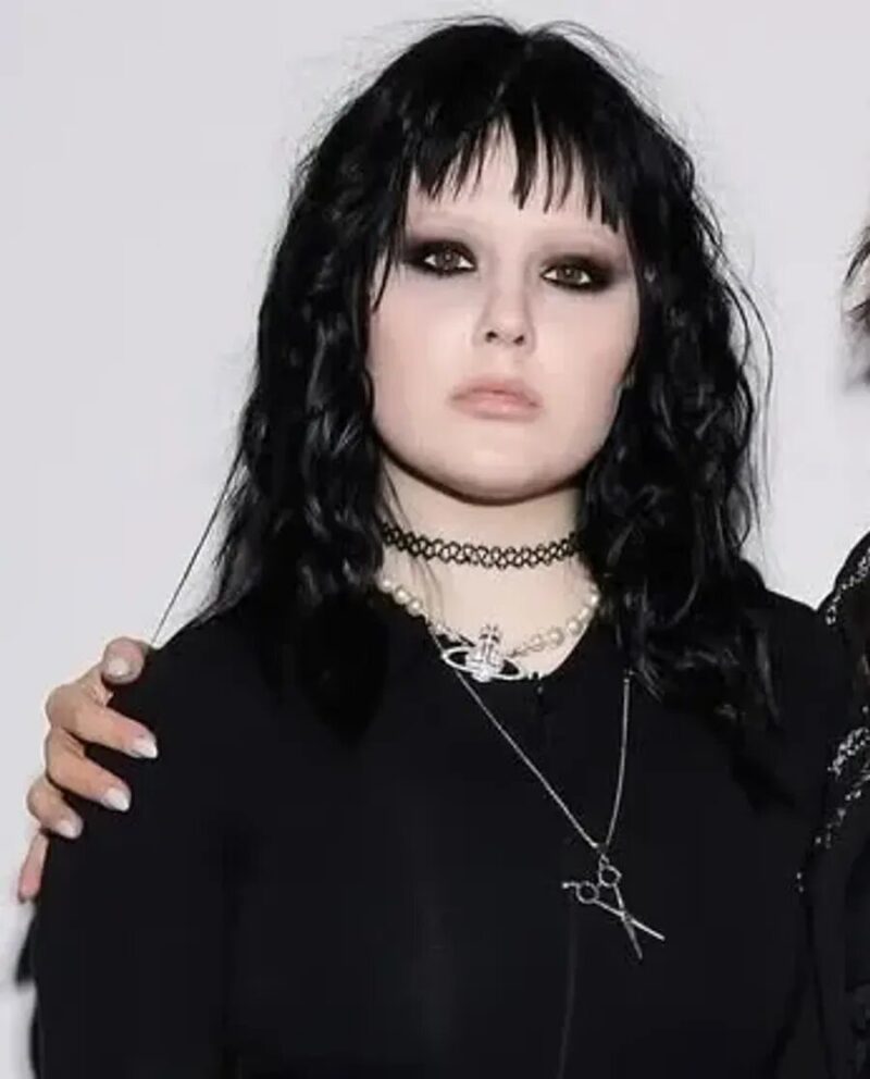 Вера Чистякова демонстрирует свой новый образ.