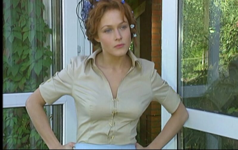 «Самая противная» из сестёр: как Эльвира Болгова за 6 месяцев сыграла три роли в 2004 году и чем обернулся тройной вызов