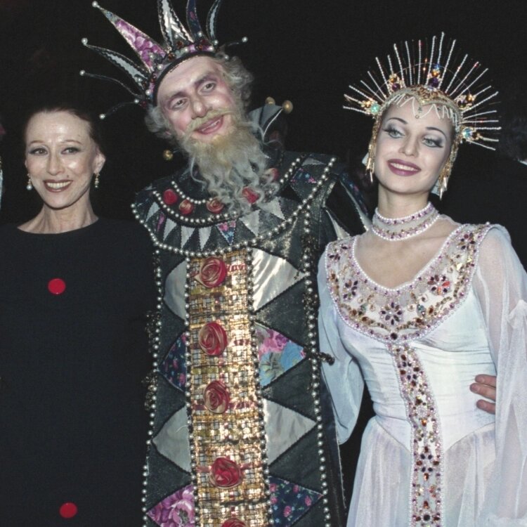 «Я давно вписала свое имя в историю»: как 48-летняя Волочкова из петербургской аристократки превратилась в звезду скандалов