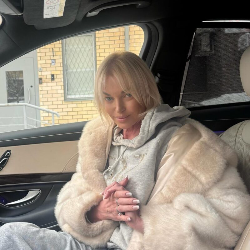 «Я давно вписала свое имя в историю»: как 48-летняя Волочкова из петербургской аристократки превратилась в звезду скандалов