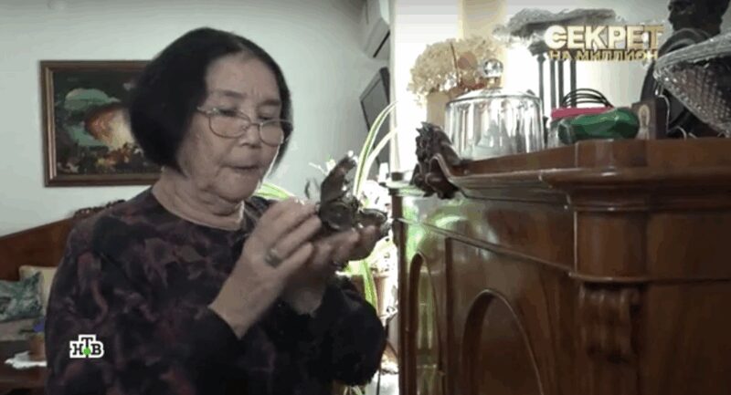 «Мама, надень шапку!»: 79-летняя Наталья Аринбасарова живёт в особняке сына, но «ворчит» на Егора Кончаловского