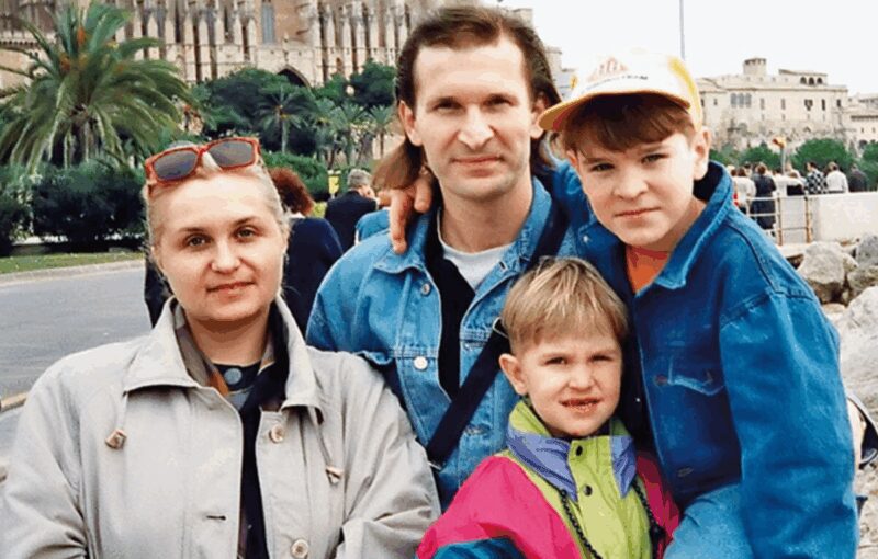 Федор Добронравов с любимой женой Ириной и сыновьями