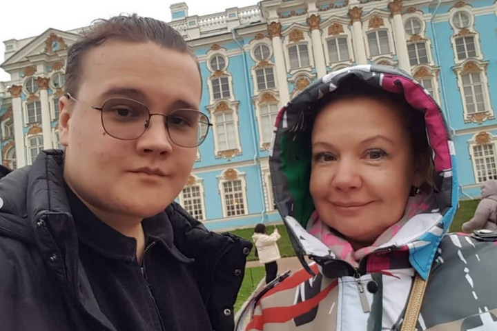 Иван планировал стать артистом, как и мама
