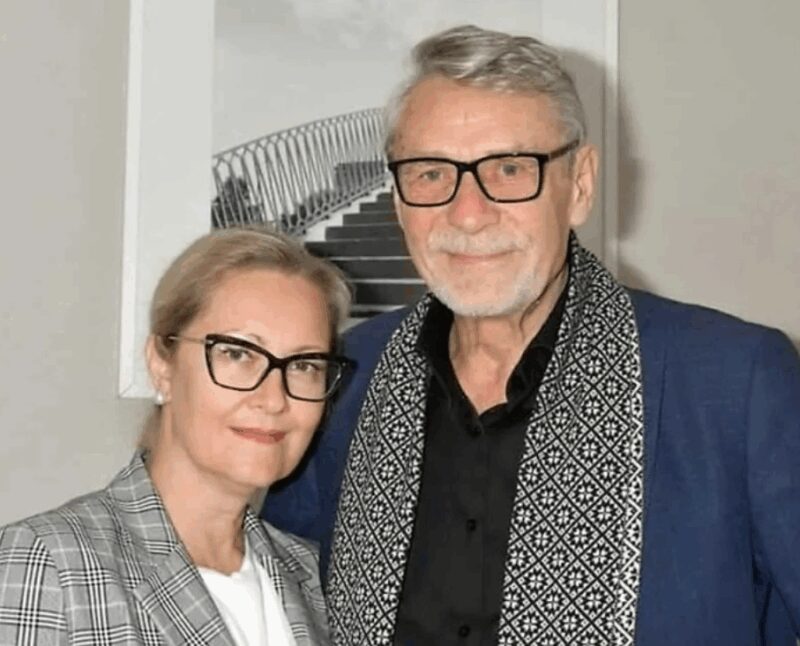 Новая глава: Александр Михайлов рядом со второй женой Оксаной Васильевой.