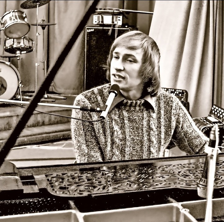 «Я не ищу нового счастья»: как живут сегодня вдова и дочери Владимира Мигули, спустя почти 30 лет после его ухода