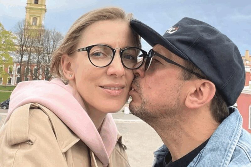 «Не цепляйся за тех, кто отвернулся»: 48-летний Андрей Мерзликин раскрыл причины развода после 19 лет брака и почему дети остались с ним