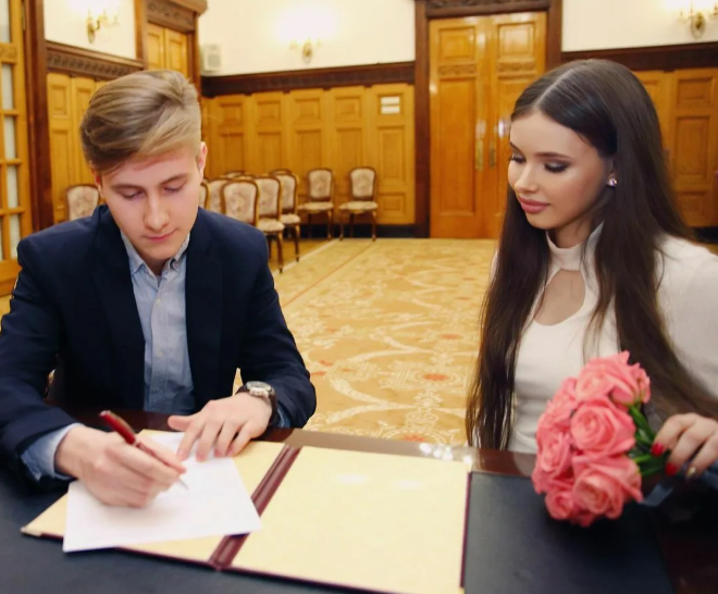 Близнецы-таксисты и вундеркинд: как сложилась жизнь юных звёзд, которым сейчас за 30?