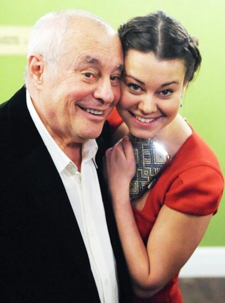 В 2018-м две актрисы обвинили Марка Розовского в домогательствах, но режиссер опроверг их слова и пояснил, что даже никогда не работал с ними над ролями, ведь те играли в массовке