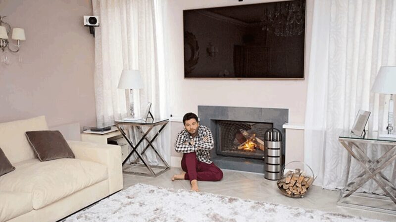 Детский звонок : как шалость 3-летней дочери подарила Алексею Чумакову и Юлии Ковальчук дом мечты