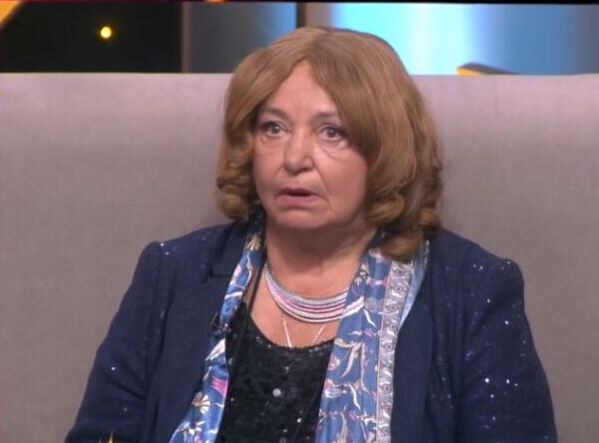 Актриса в 2025 году, наслаждающаяся семейным счастьем.