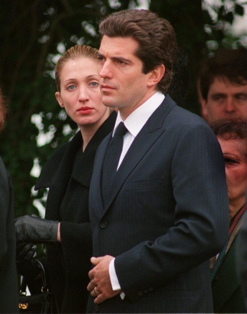 Наркотики, измены, смерть: брак Кеннеди-младшего и Каролин Биссет был обречён?