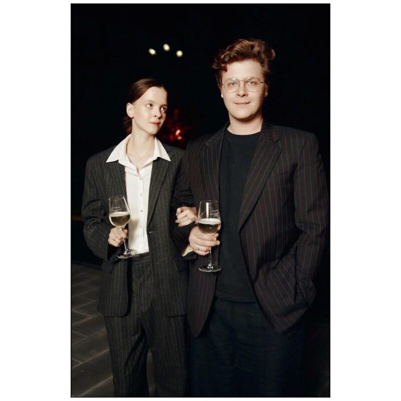 Роковая красавица из «Бандитского Петербурга»: как 56-летняя Евгения Крюкова пережила «векторный» брак, трагедию любимого и дважды обрела счастье