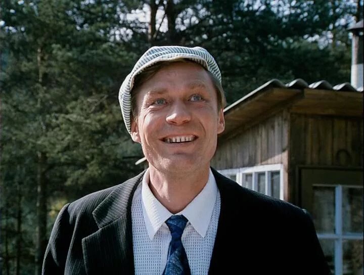 «Я человек увлекающийся»: 81-летний Александр Михайлов жил на две семьи, но его дочери Анастасия и Мирослава смогли построить крепкие браки и подарить звезде внуков