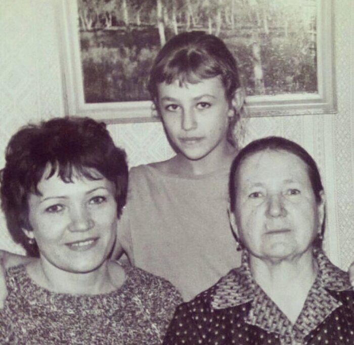 Екатерина Волкова с мамой и бабушкой.