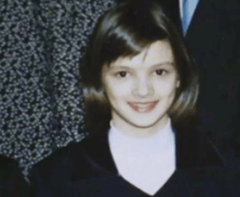 Юная Екатерина Андреева, еще не Паулина, в детские годы.