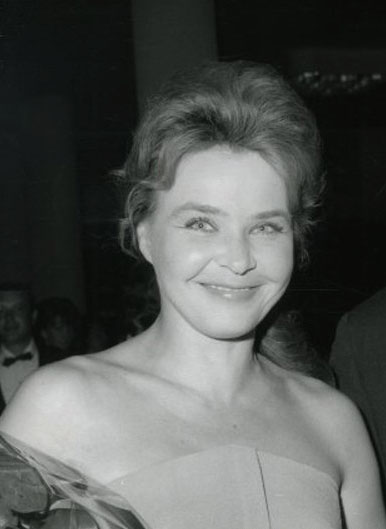 Нина Ургант: актриса, покорившая сердца миллионов.