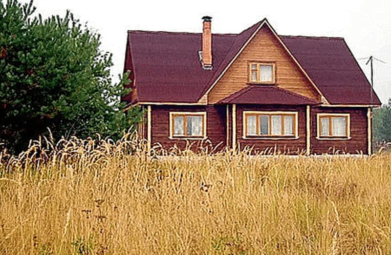 «Настоящий мужской уголок»: как Андрей Соколов обустроил свой загородный дом, где брутальность сочетается с уютом