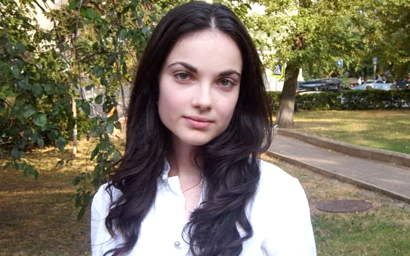 Анна-Сесиль Свердлова в юности, до начала актерской карьеры.