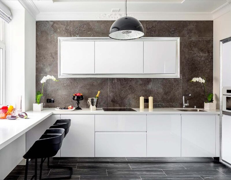 «Не хочу быть как все»: почему 59-летняя Ирина Салтыкова оставила шикарную квартиру на Пречистенке, переехав на Рублевку