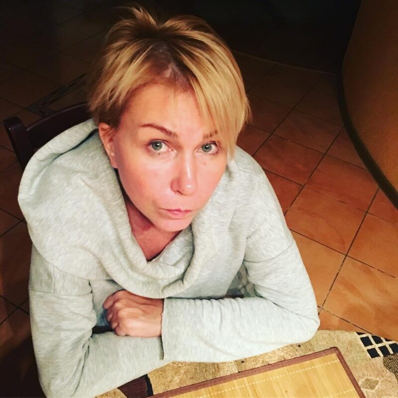 Ксения Стриж до начала преображения, размышляя о возрасте.