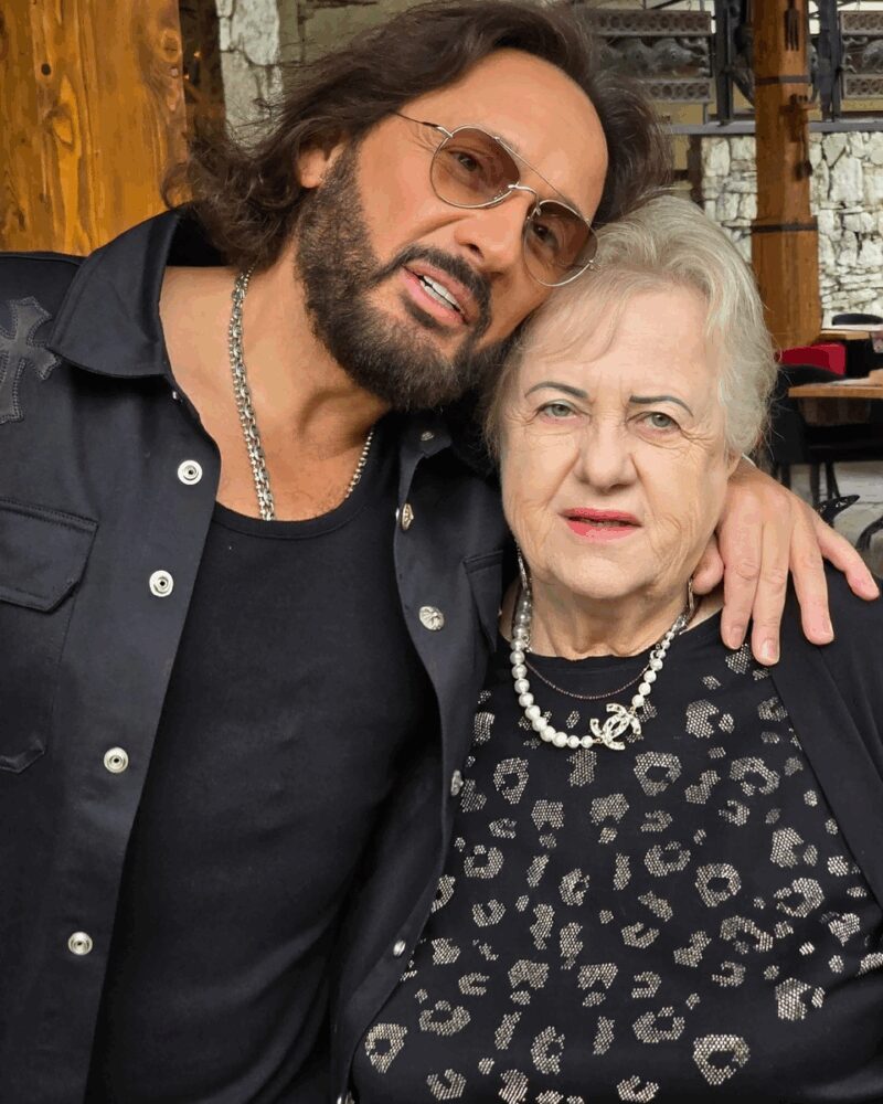 Стас Михайлов с мамой