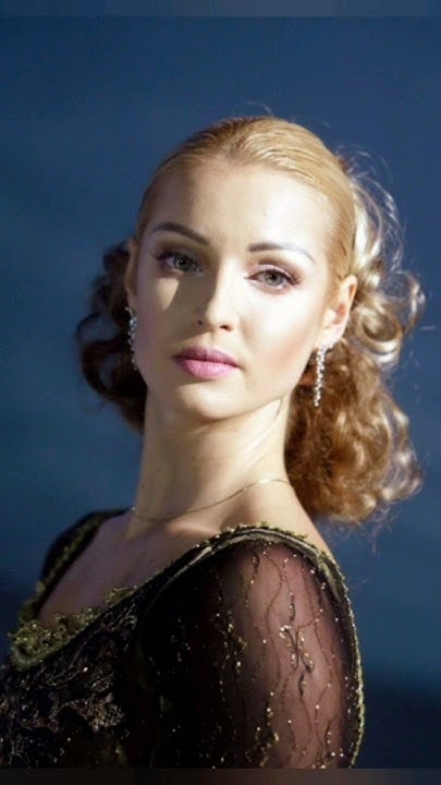 «Я давно вписала свое имя в историю»: как 48-летняя Волочкова из петербургской аристократки превратилась в звезду скандалов