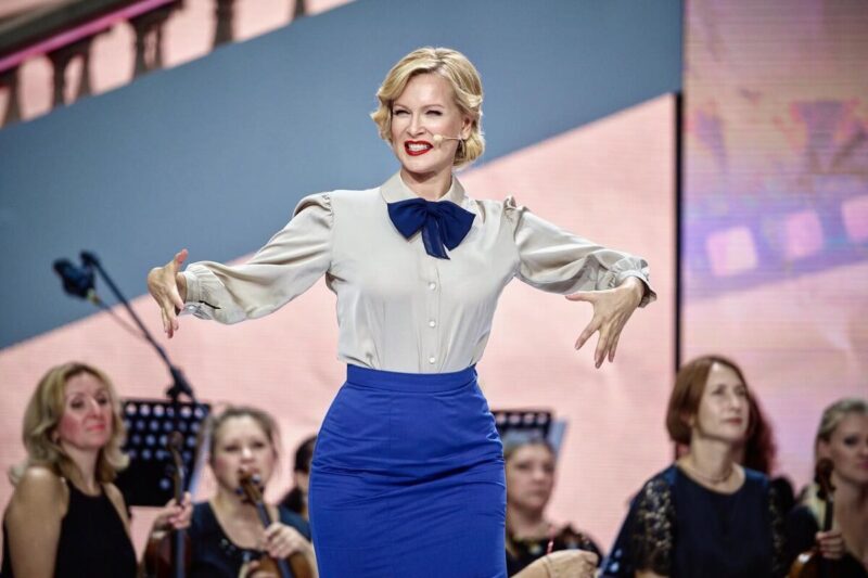 «Переборщила с уколами красоты»? : 51-летняя Олеся Судзиловская, которая «избегает ботокса», но выглядит на 30