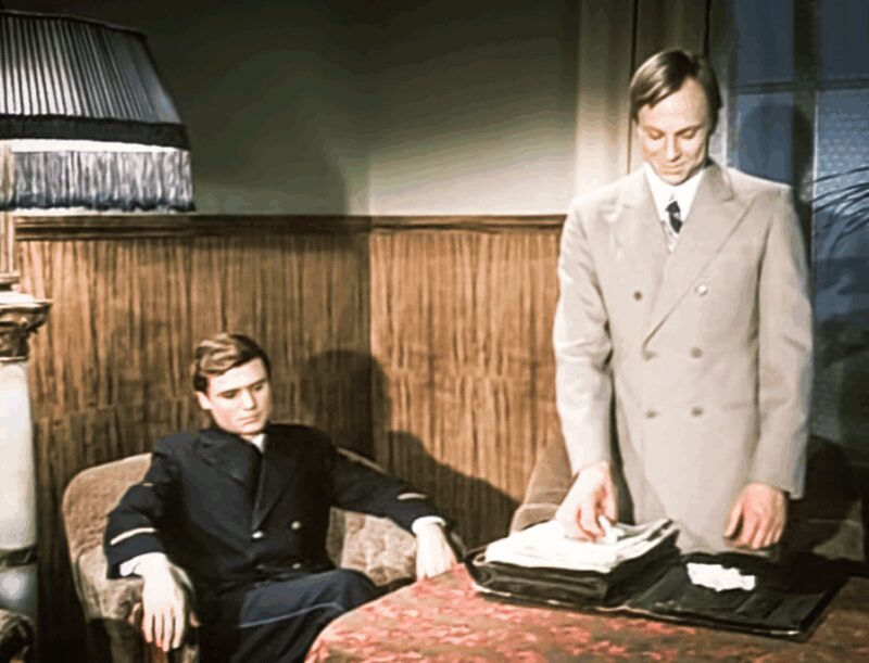 Юрий Богатырев и Борис Токарев в фильме «Два капитана», где Богатырев сыграл Михаила Ромашова.