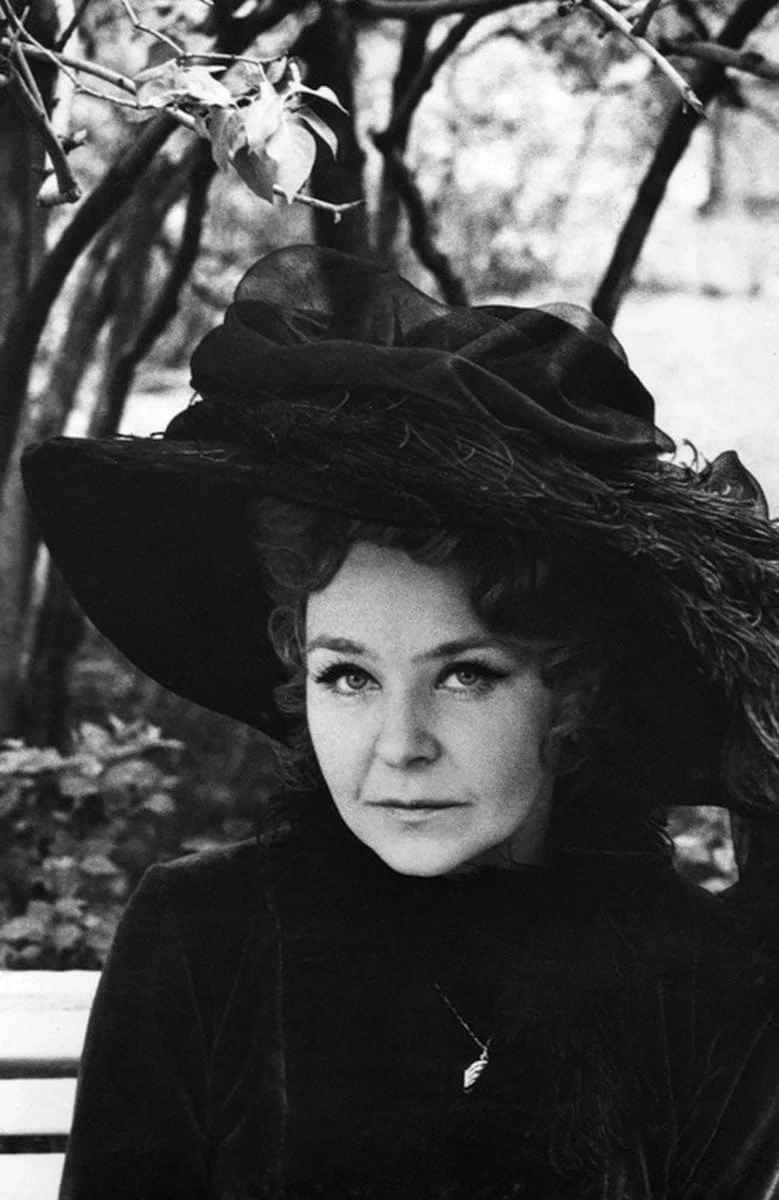 Нина Ургант: актриса, чья жизнь была посвящена искусству.