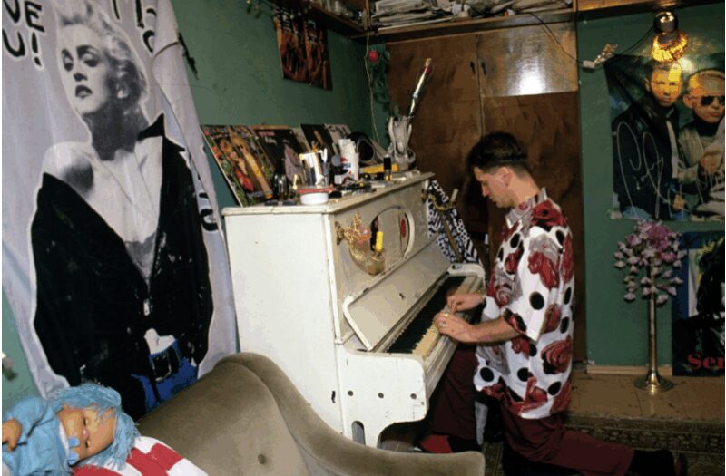 Квартира Сергея Пенкина: место встречи творческой богемы