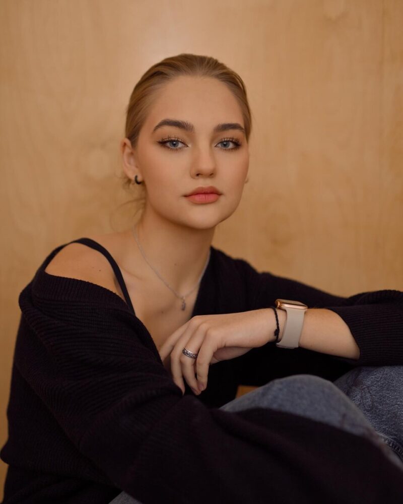 Кадр из одного из популярных сериалов с участием актера.