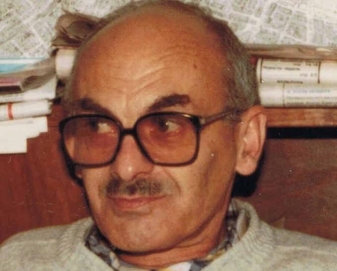 Булат Окуджава, поэт и бард.